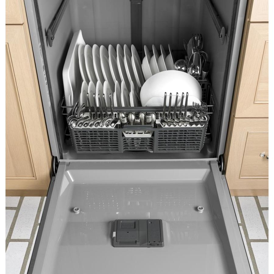 Ge 54 Decibel Front Control 24 In Built In Dishwasher Stainless Steel Energy Star In The Built In Dishwashers Department At Lowes Com