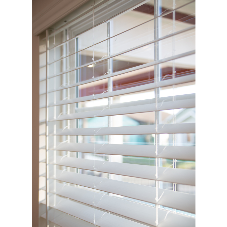 Allen Roth Parts Package 2 5 In Cordless White Faux Wood Room Darkening Plantation Blinds Common 35 In Actual 34 5 In X 48 In In The Blinds Department At Lowes Com